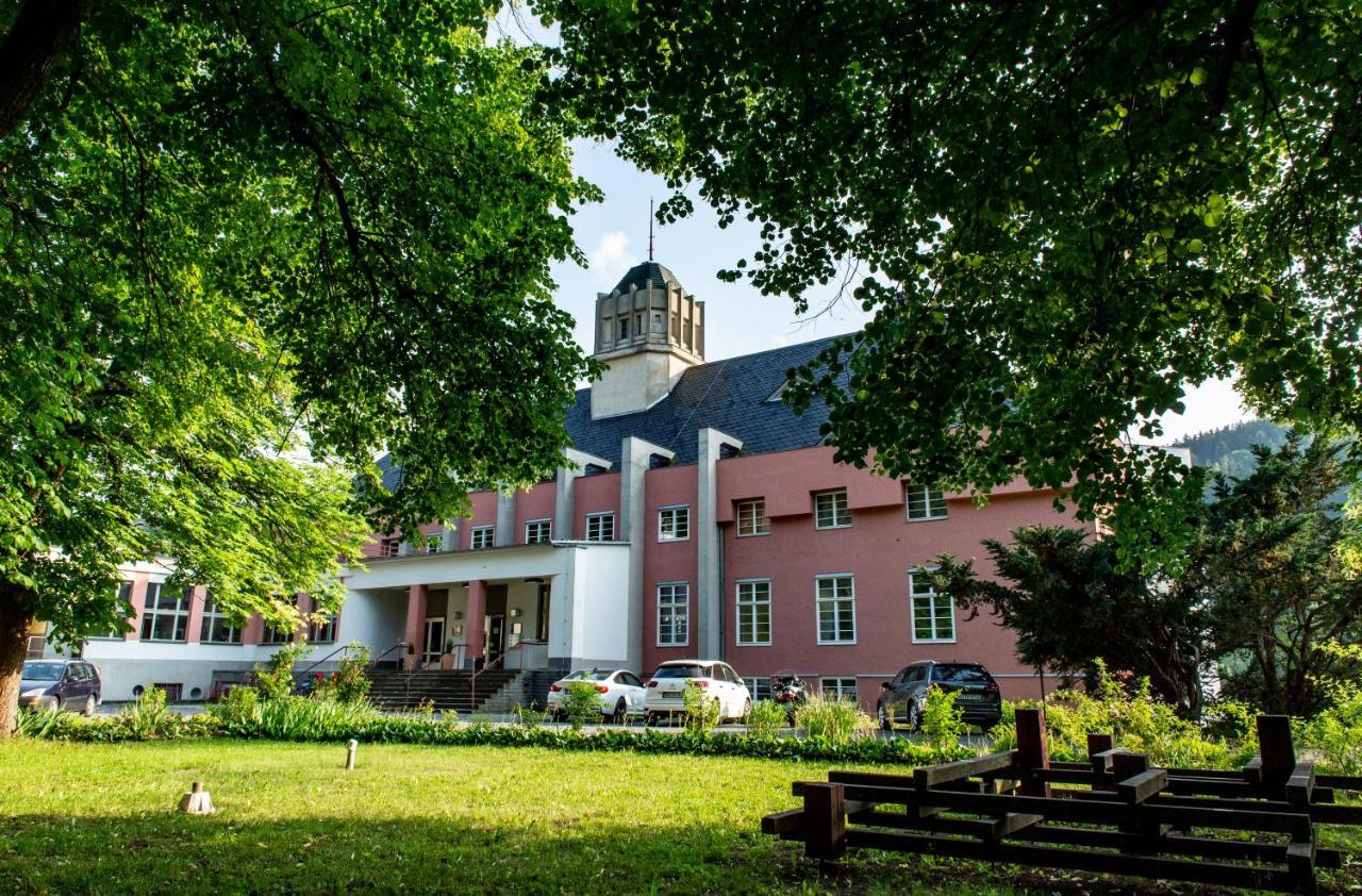 Haus Des Volkes - Das Bauhaushotel Probstzella Exterior photo